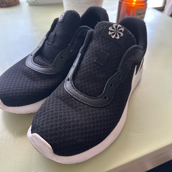 Nike Shoes - Nike Tennis